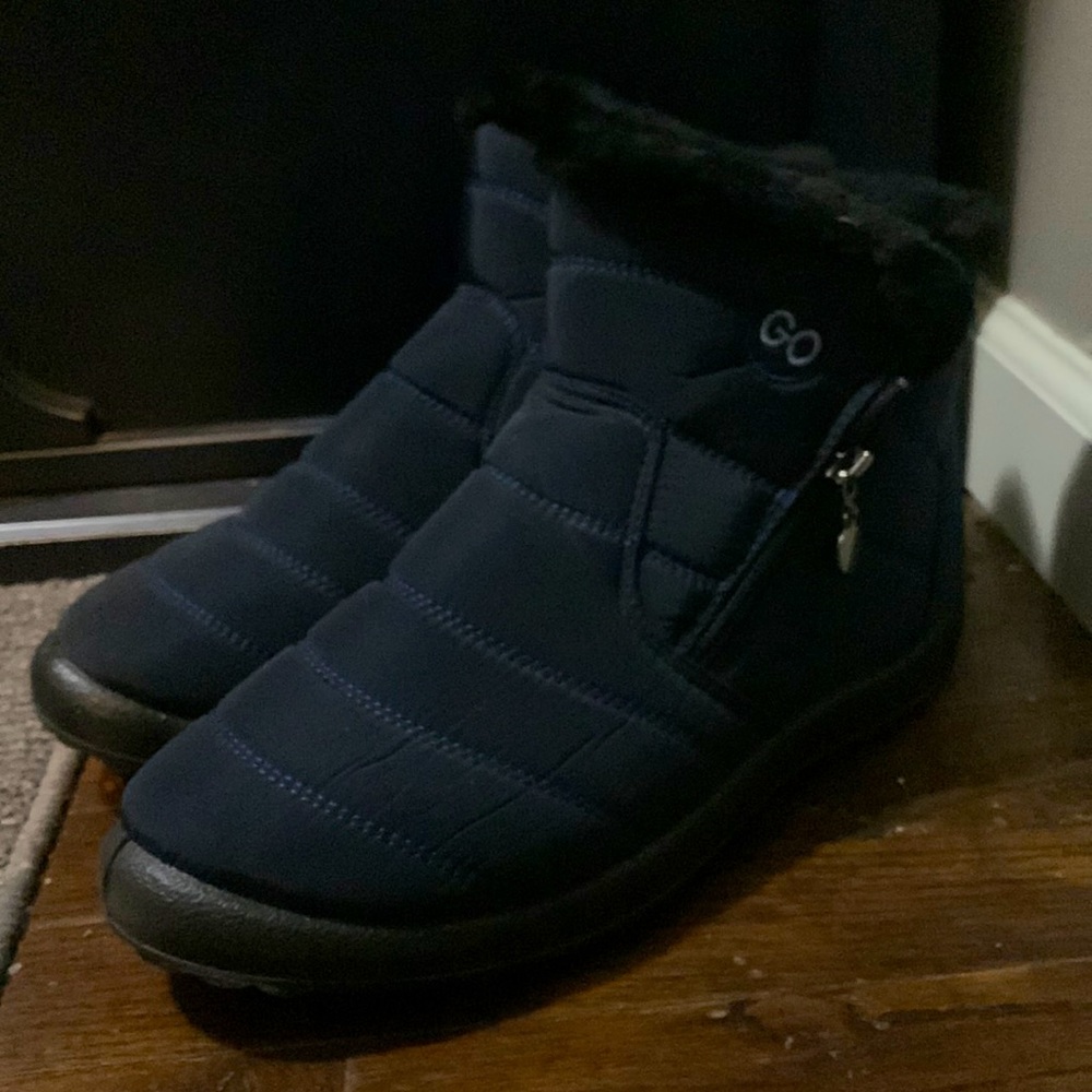 Dark blue GO Boots